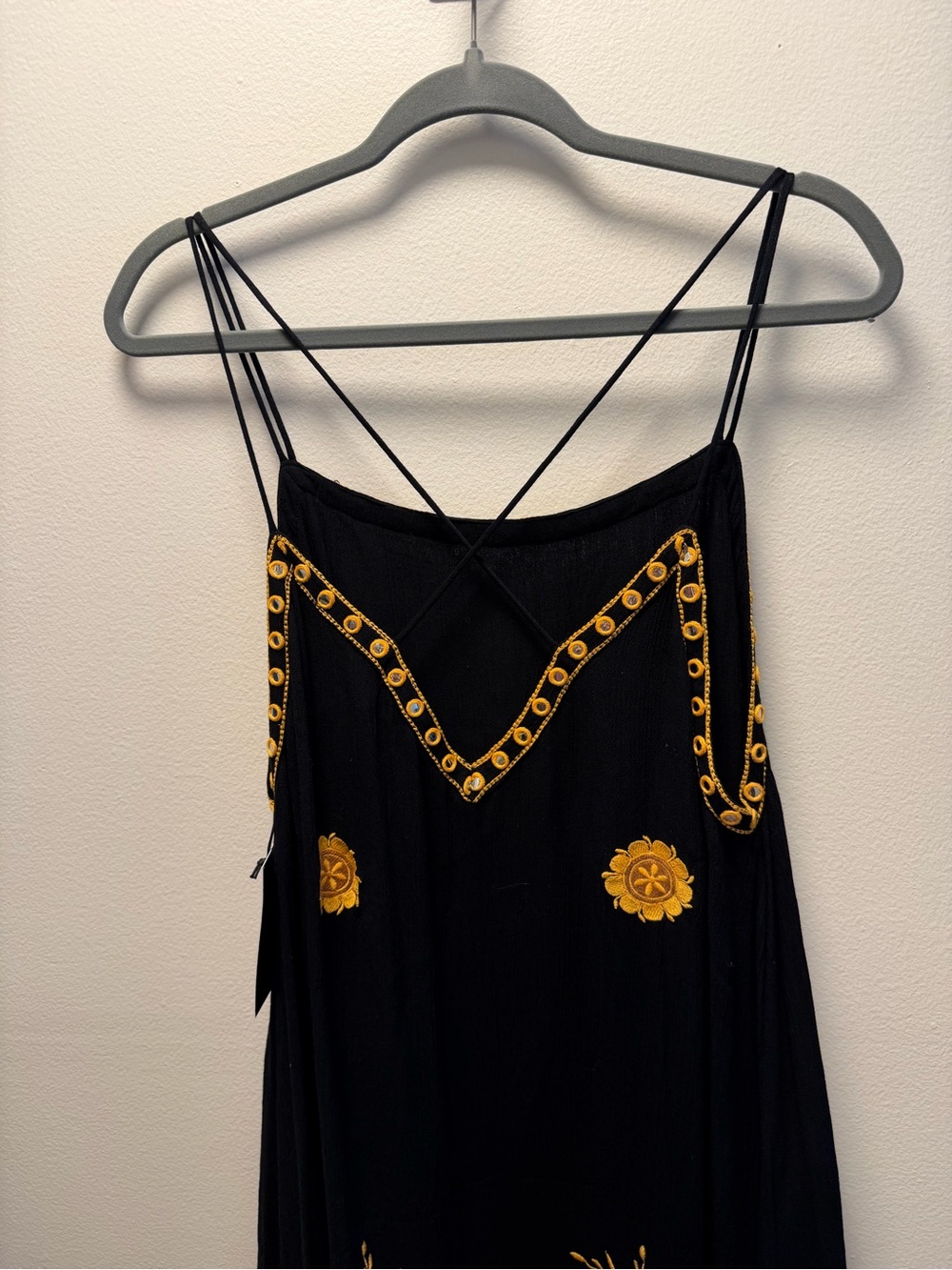 L & B Black Rayon Md in India Strappy Sun Dress Criss Cross Back Gold Embroidery - Picture 6 of 9